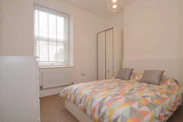 1 bed flat, Addison Road, Flat 2, North Hill, Plymouth, PL48LL - Image 1